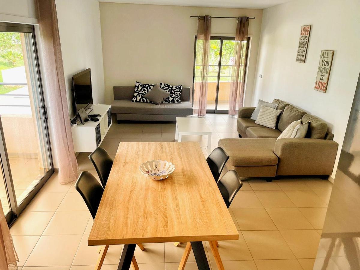 Awesome Apartment In Praia Da Rocha ポルティマン エクステリア 写真